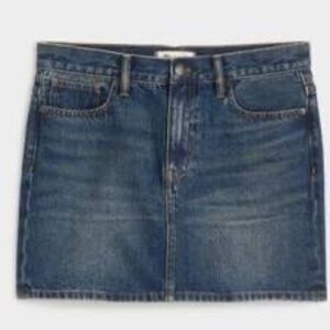 Madewell Denim Mini Skirt  in Classic Blue Wash medium/ Size 30